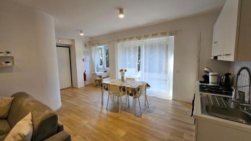 Lux Beach Apartment Gold — 4-Star Luxury Hotel in Lido Di Ostia, Italy