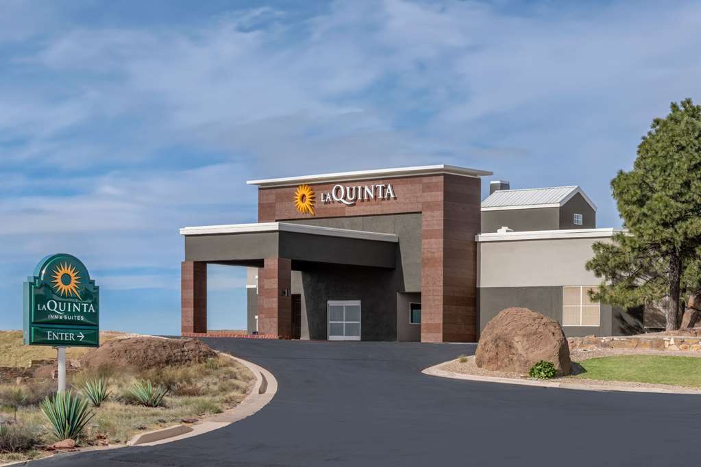 La Quinta Inn & Suites by Wyndham Santa Rosa - featured photo