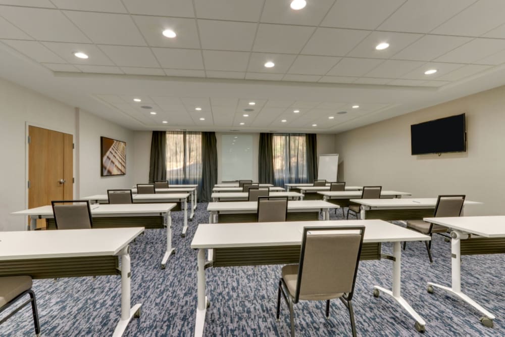 Fairfield Inn & Suites by Marriott Dalton - photo 23