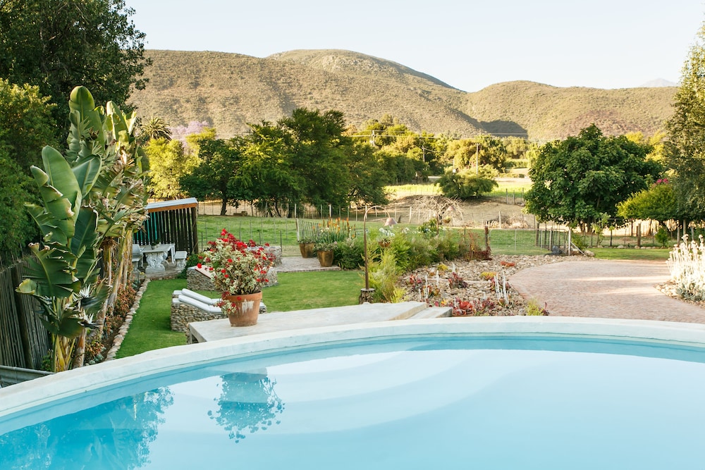 Die Fonteine Guesthouse and Glamping — 4-Star Luxury Hotel in Oudtshoorn, South Africa