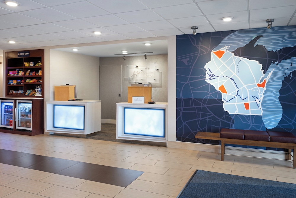 Holiday Inn Express Sheboygan Kohler by IHG - photo 69