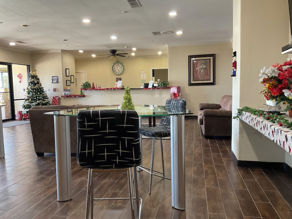 Yorktown Inn And Suites - photo 7