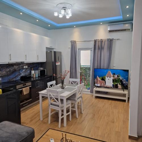 Luxury Apartment Kato Patissia — 4-Star Luxury Hotel in Athens, Greece