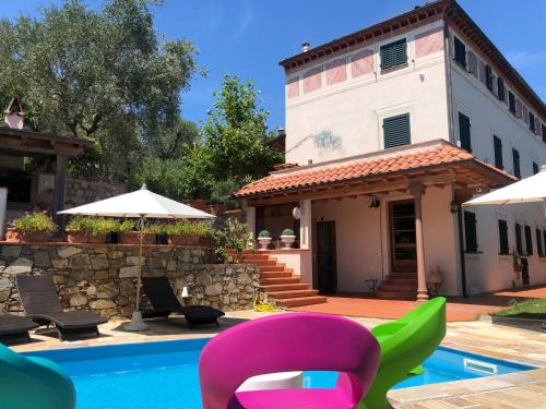 Il Riccio casale panoramico con piscina in Versilia — 4-Star Luxury Hotel in Massarosa, Italy