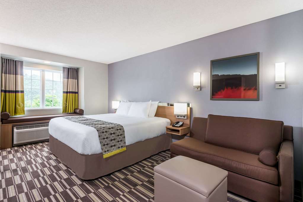 Microtel Inn & Suites By Wyndham New Martinsville - photo 12