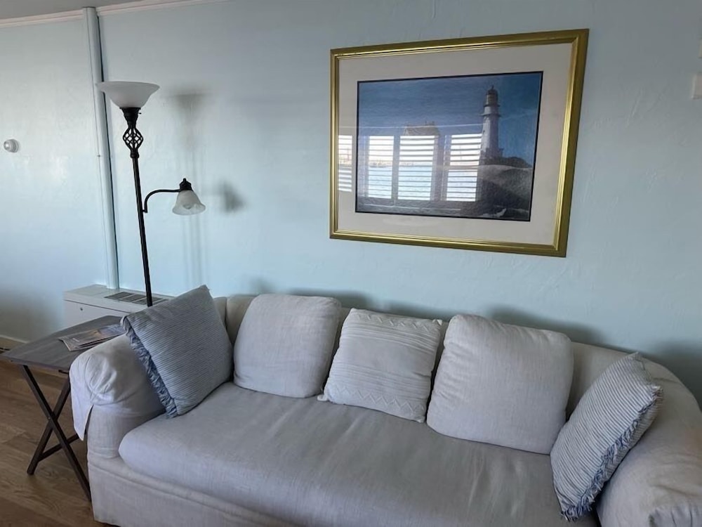 Vineyard Harbor Motel Private Beach - photo 112