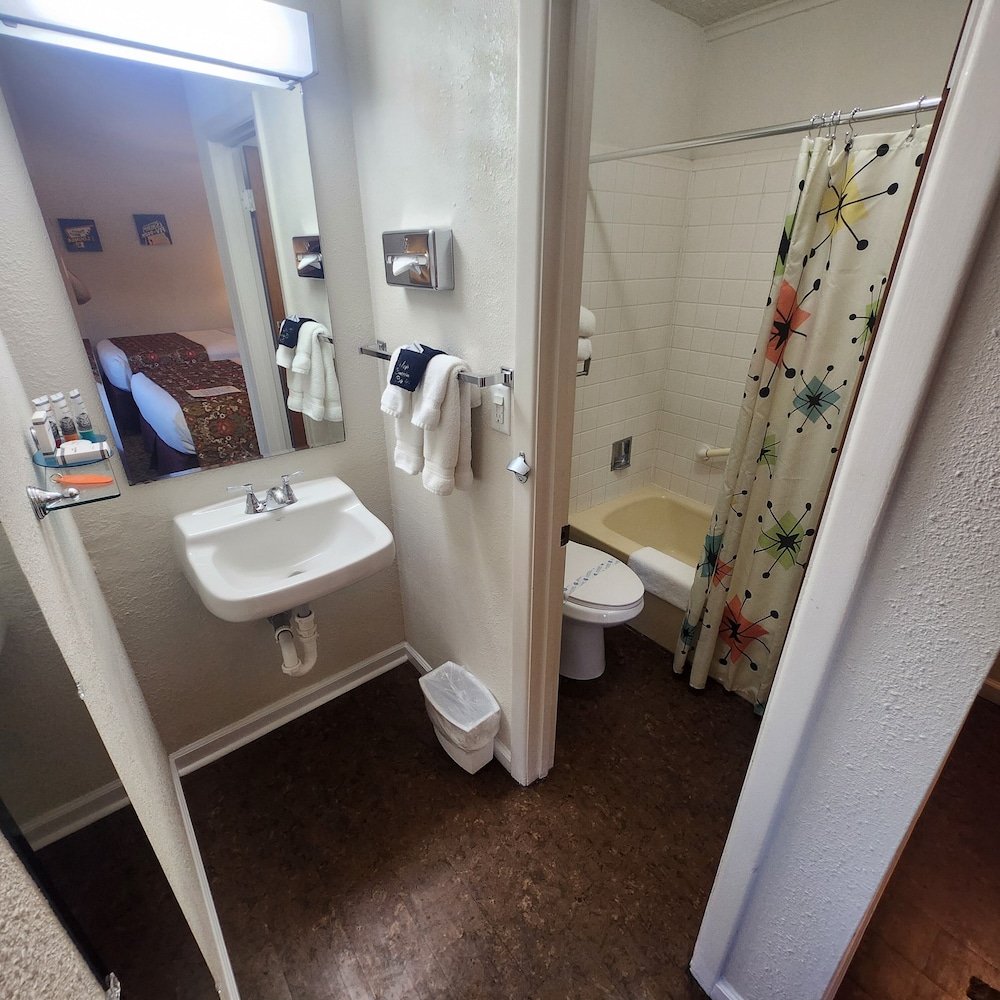 Roadrunner Lodge - photo 30