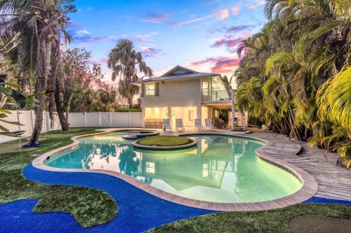 The 19th Hole 238 in Anna Maria, United States