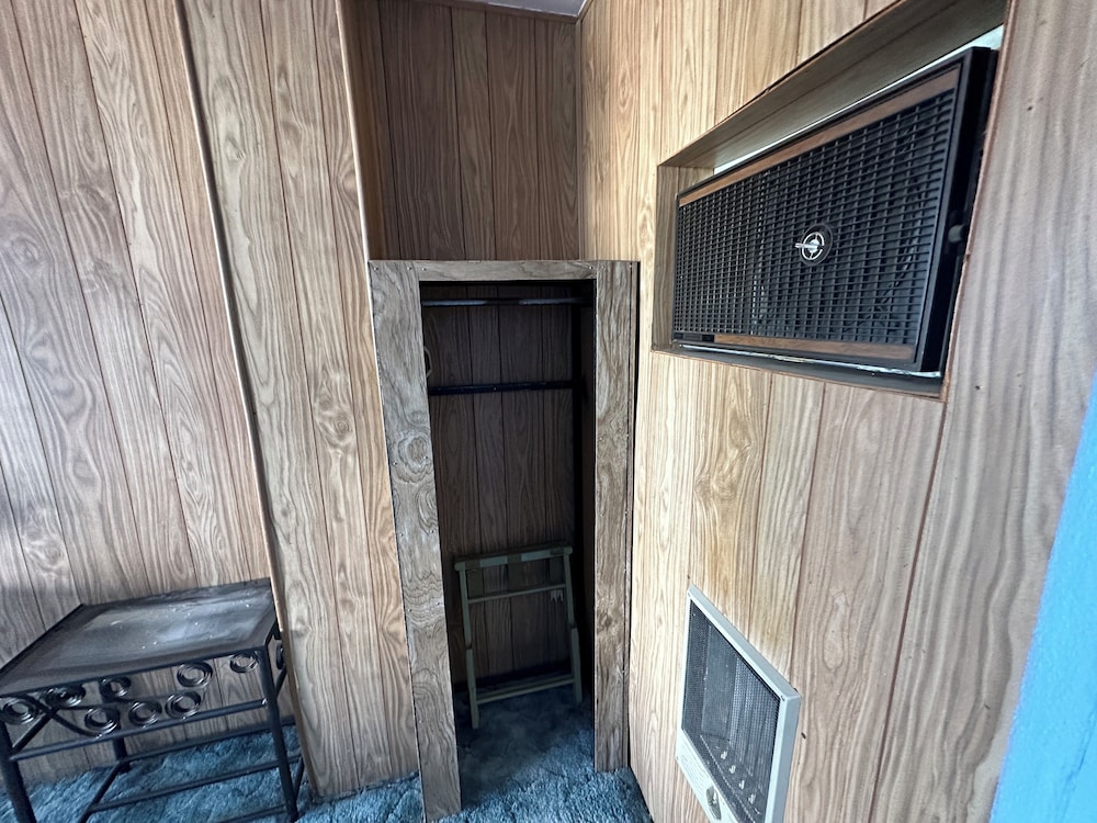 Maverick Motel and Glamp Ground - photo 7