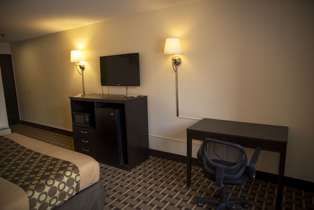 Ahoskie Inn - photo 8