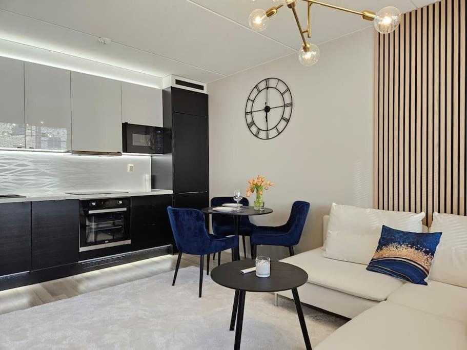 LuxCityhome 300m metro with glass balcony — 4-Star Luxury Hotel in Helsinki, Finland