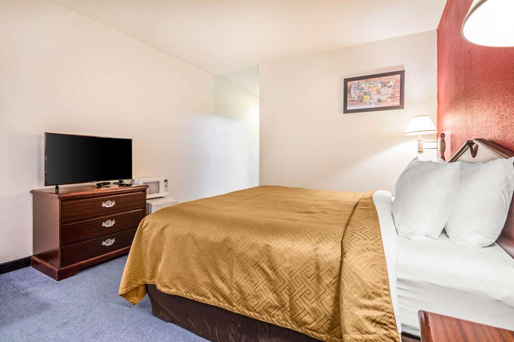 Quality Inn Redgranite - photo 8
