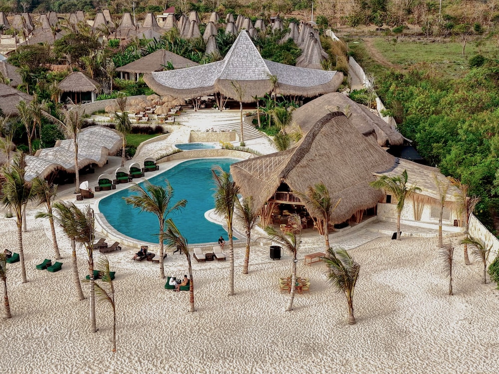 Arya Sumba - carbon neutral hotel in Unknown City