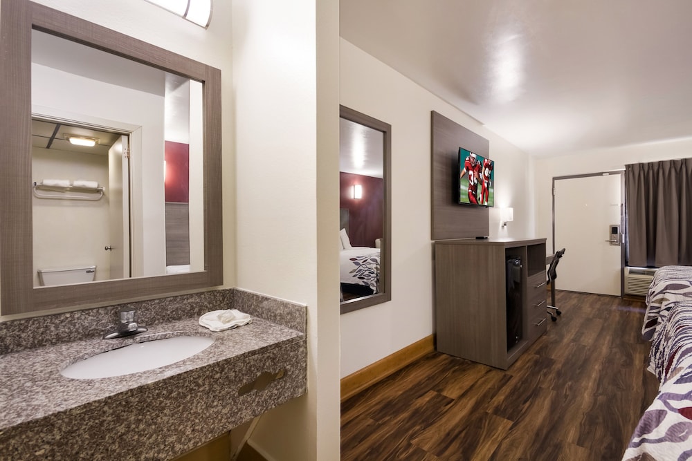 Red Roof Inn Crestview - photo 18