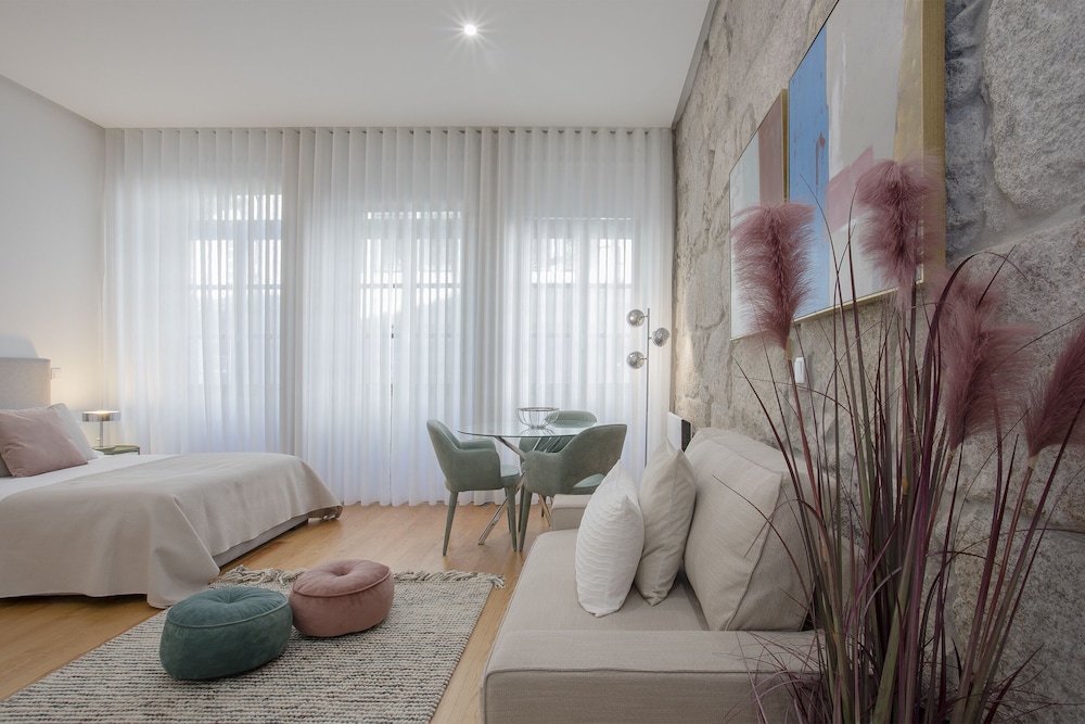 Liiiving Downtown Luxury Apartment 1R — 4-Star Luxury Hotel in Porto, Portugal