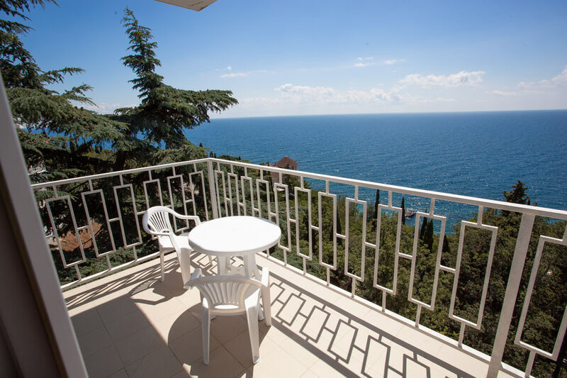 Hellas - carbon neutral hotel in Unknown City