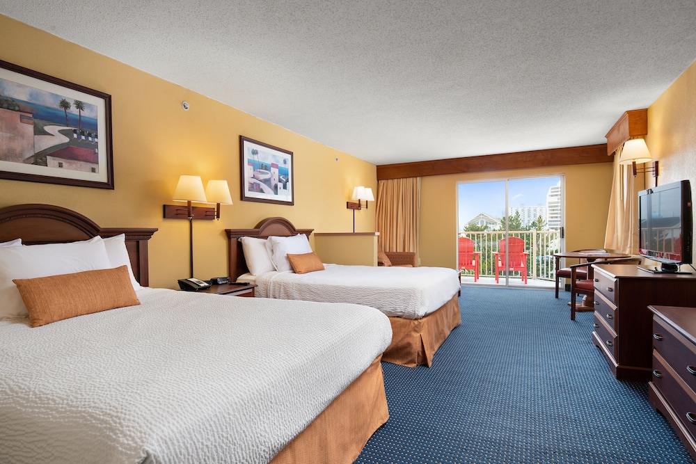 Bonita Beach Hotel - photo 2