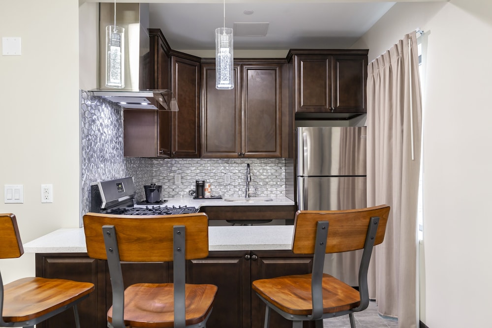 Van Wyck Hotel & Suites Near JFK Airport - photo 49