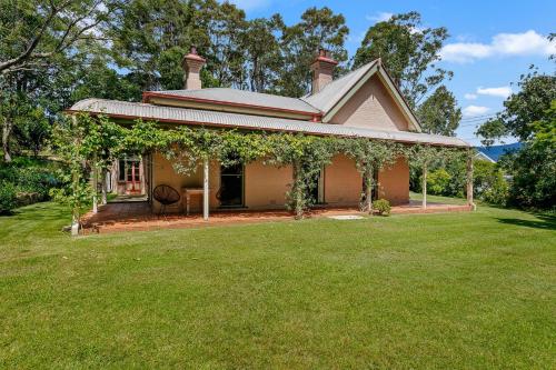 The Manse at Jamberoo Heritage Retreat on 1.5 Acres — hotel in Jamberoo