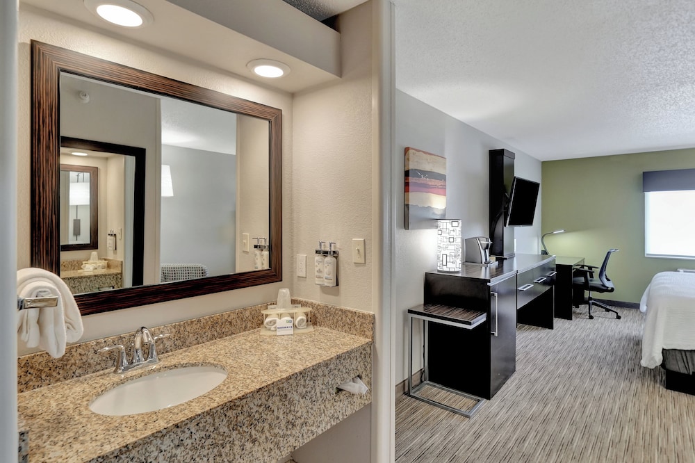 Holiday Inn Express Hotel & Suites Beatrice by IHG - photo 59