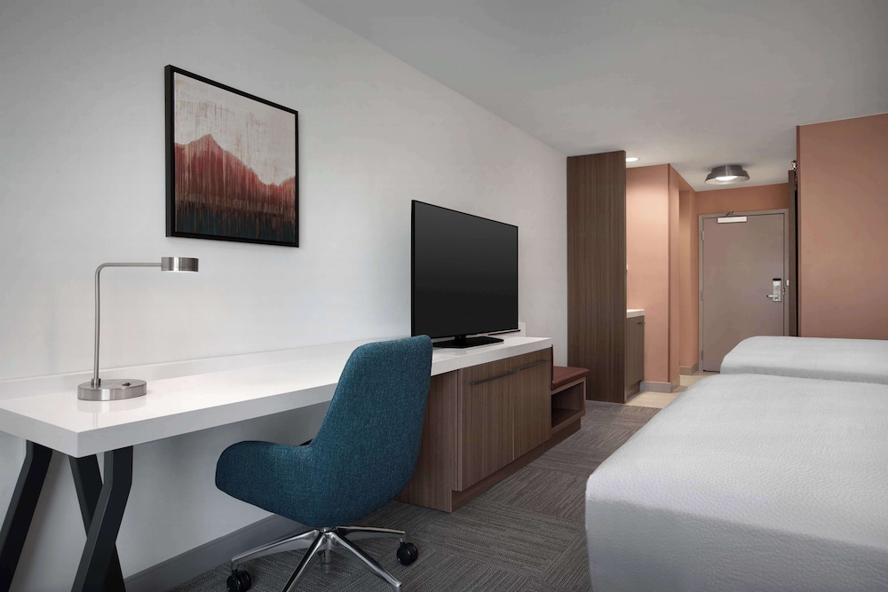 Hilton Garden Inn Denver Airport Tower Road - photo 8