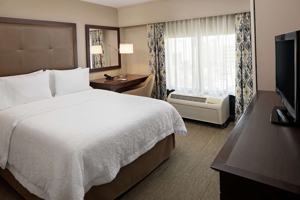 Hampton Inn Louisville Downtown - photo 12