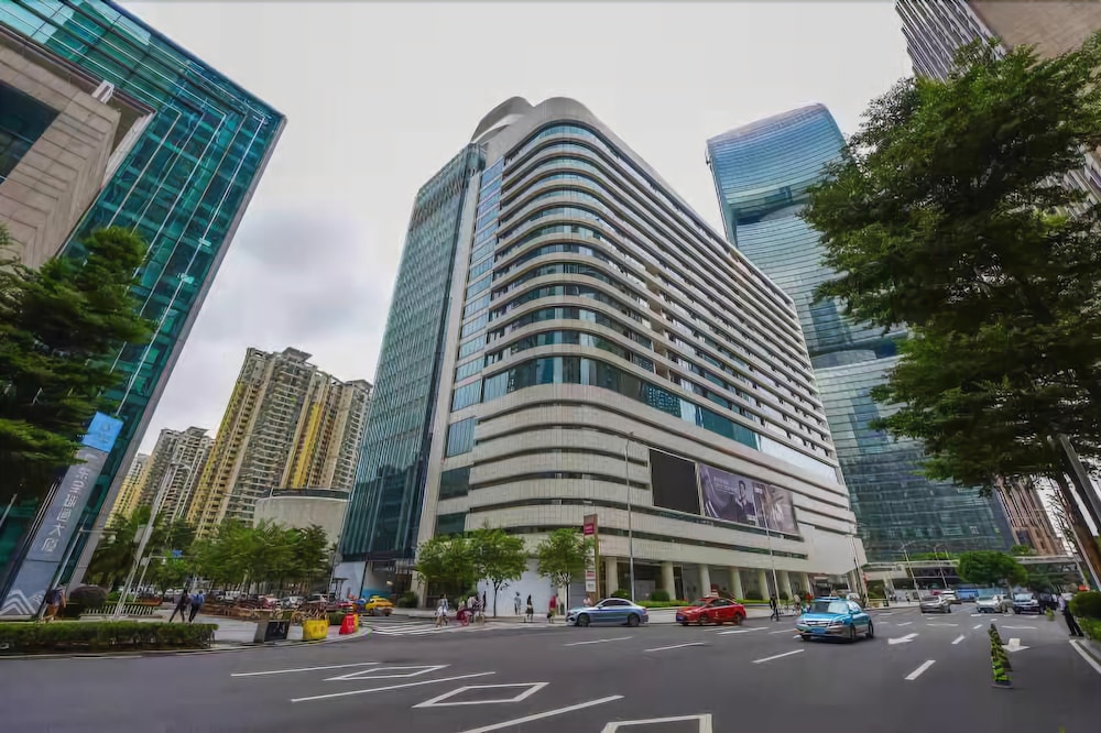 Holiday Inn Guangzhou Zhujiang New Town by IHG — 4-Star Luxury Hotel in Guangzhou, People's Republic of China
