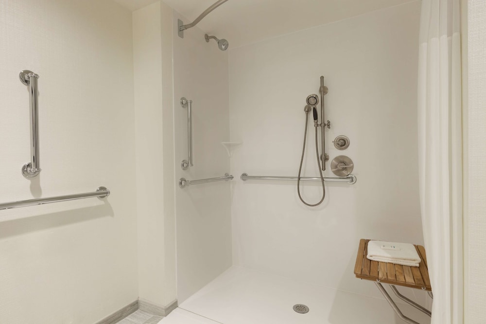 Hampton Inn & Suites Nashville Downtown - photo 56