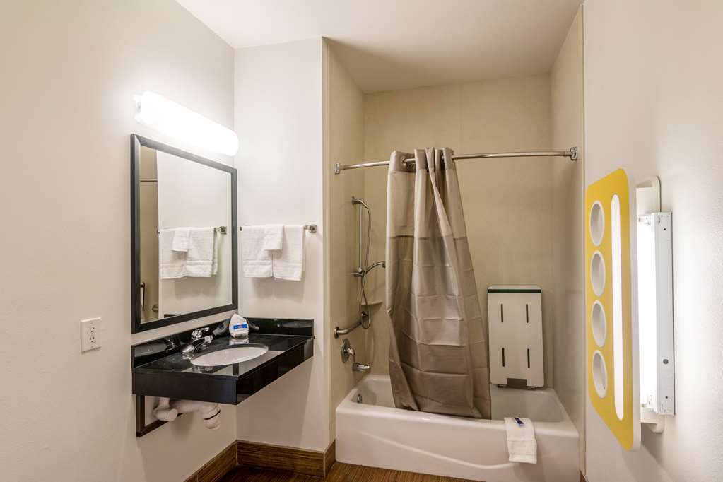 Motel 6 Bell Gardens - photo 24