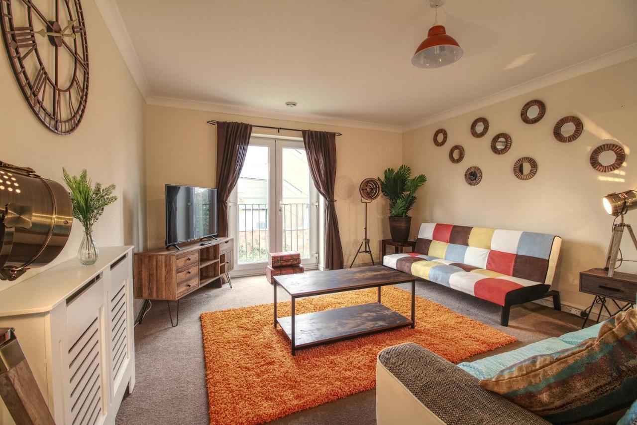 Sunnydale Serviced Apartments Central Wakefield spacious apartment — 4-Star Luxury Hotel in Wakefield, United Kingdom