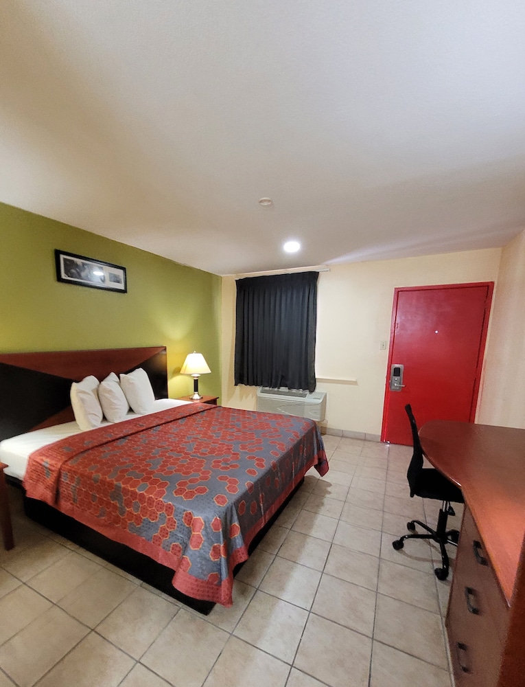 La Vista Motel - photo 10