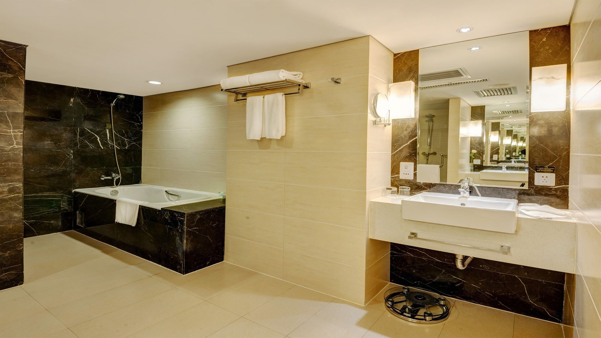 Holiday Inn Harbin City Centre - carbon neutral hotel in Harbin