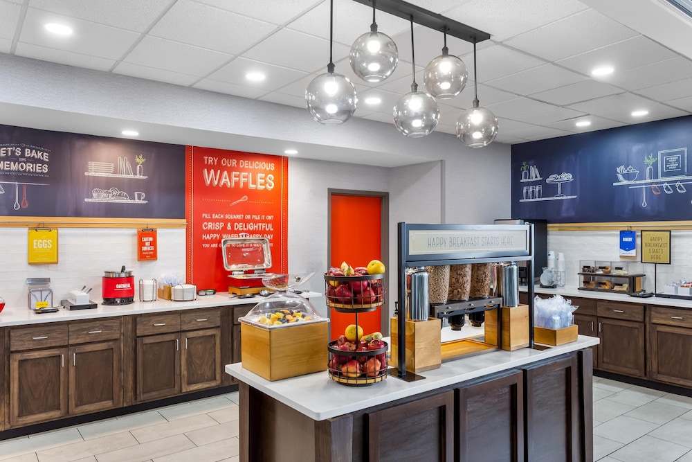 Hampton Inn Huntington University Area - photo 41