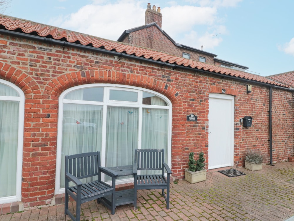 Fulmar Cottage — 4-Star Luxury Hotel in Bridlington, United Kingdom