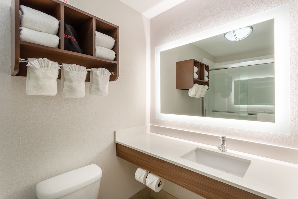 Holiday Inn Express & Suites Scottsburg by IHG - photo 24