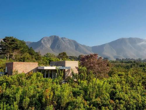 Stonehaven Eco Cabins — 4-Star Luxury Hotel in Hermanus, South Africa