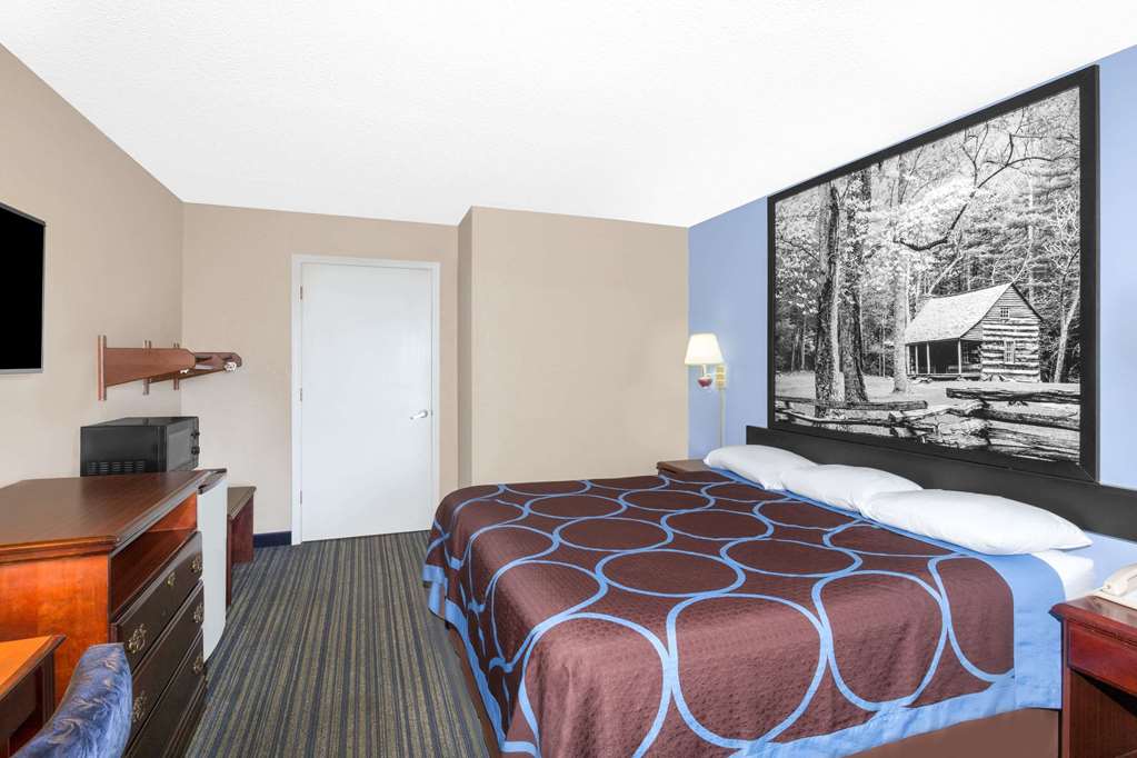 Super 8 by Wyndham Whiteville - photo 7