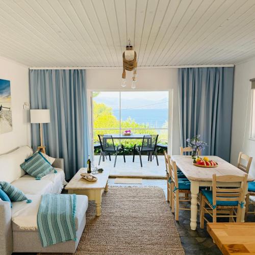 Amara Blue Bay Villa — 4-Star Luxury Hotel in Kalamos, Greece