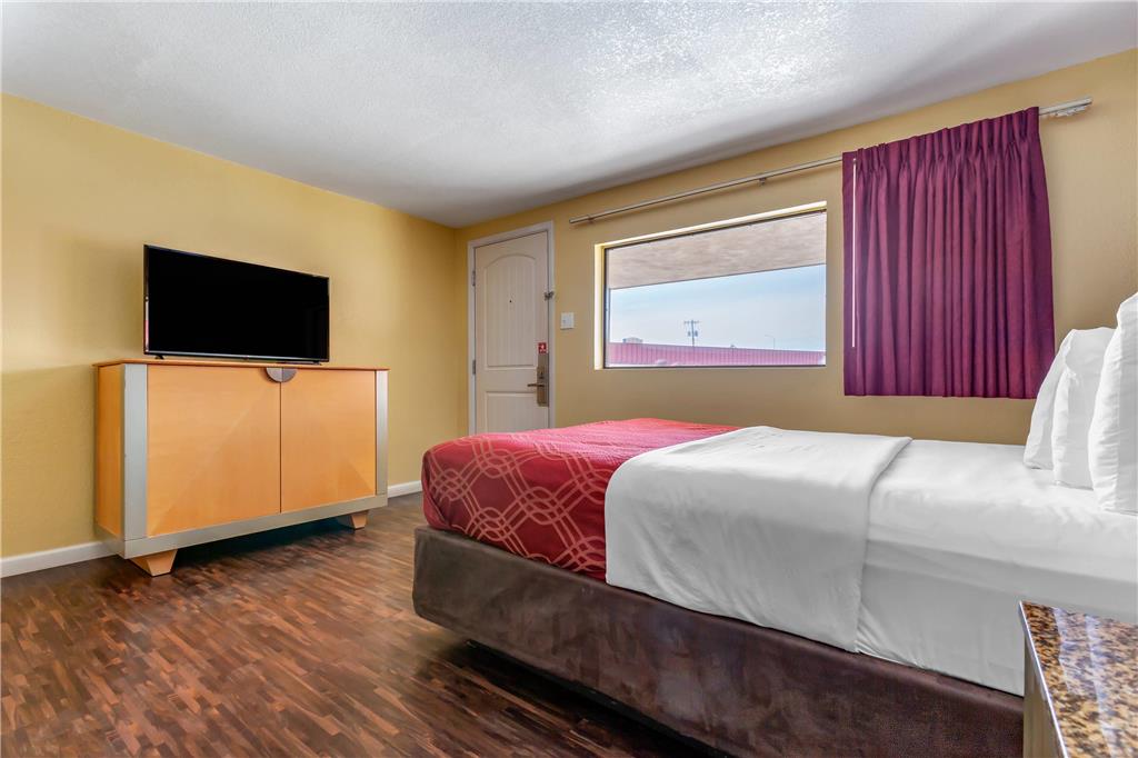 Econo Lodge Clovis - photo 26
