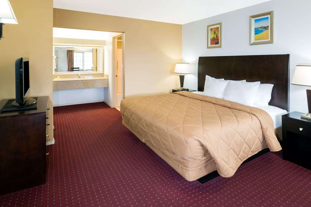 Days Inn by Wyndham Newport OR - photo 5