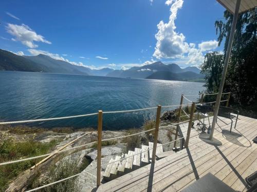 Amazing View - carbon neutral hotel in Stranda