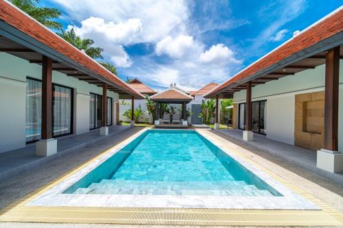 Luxury 4 Bedrooms 800 square meters of large space Private swimming pool private kitchen service Family and friends vacation in Unknown City, Thailand