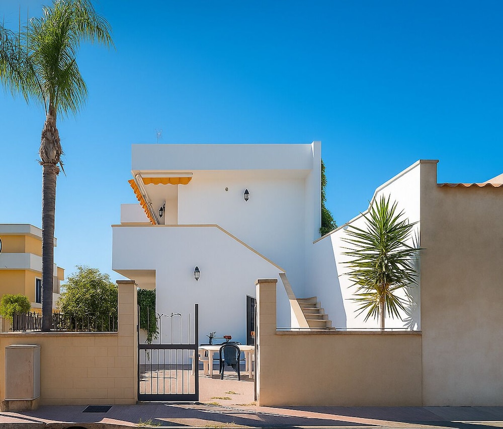 Villa dei Sorrisi Porto Cesareo — 4-Star Luxury Hotel in Porto Cesareo, Italy