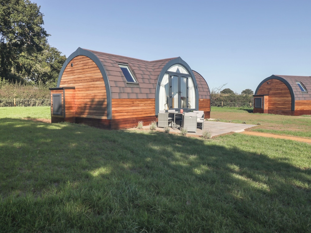Leadon View Oak - carbon neutral hotel in Newent
