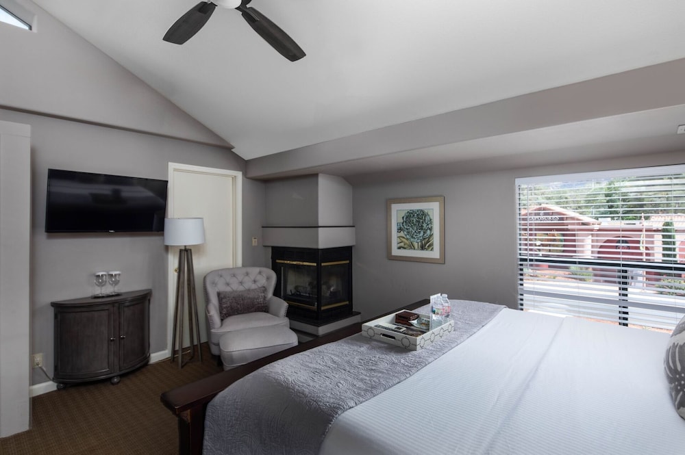 The Inn Above Oak Creek - photo 26