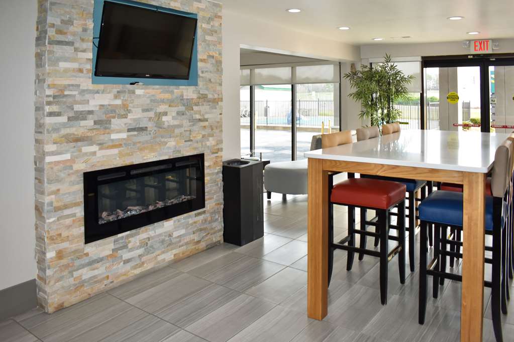 Quality Inn Calhoun North I 75 - photo 5