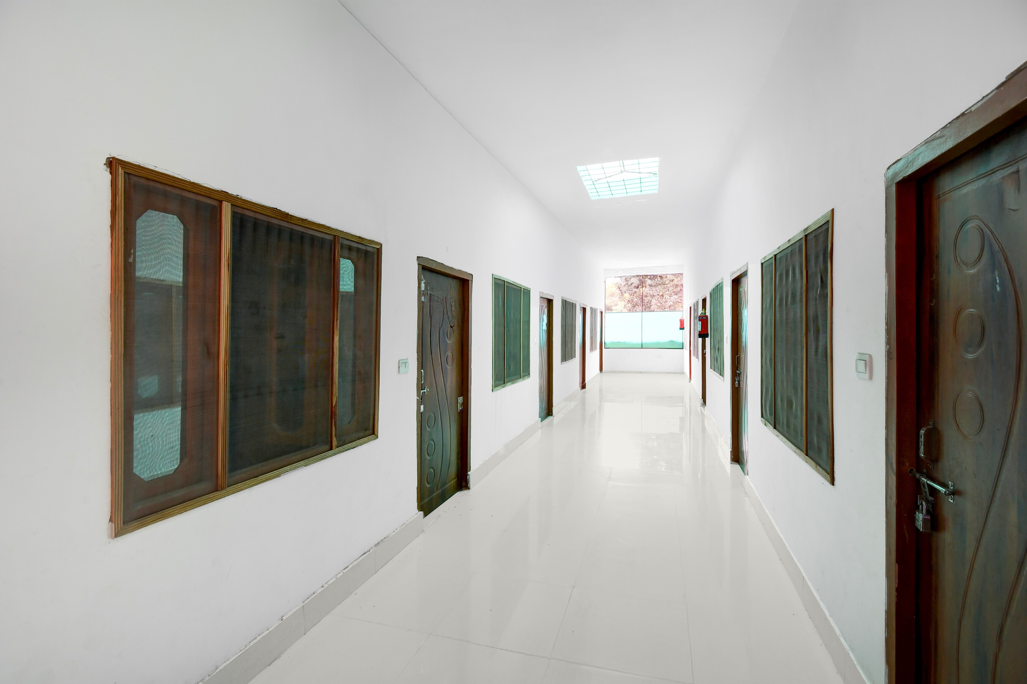 Spot On By Oyo Royal Hotel — hotel in Sitapur