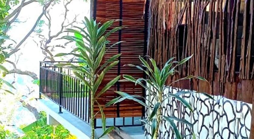 Mountain Ring Hotel and Restaurant in Ella Town, Sri Lanka