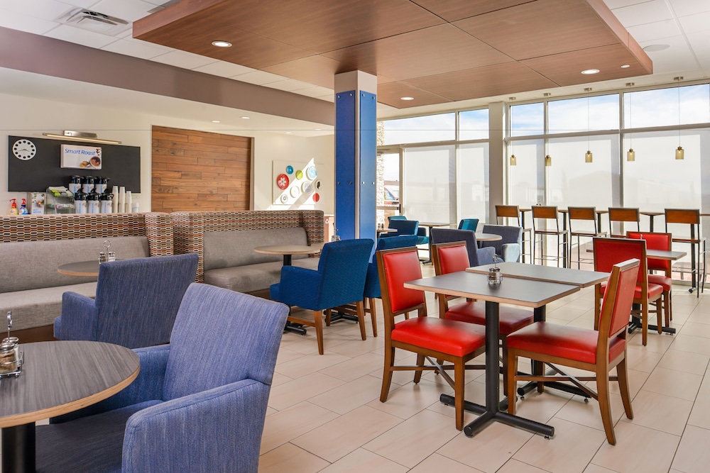 Holiday Inn Express & Suites Van Horn by IHG - photo 41