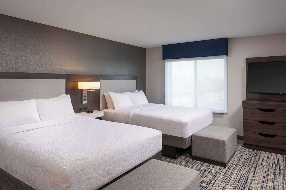 Hampton Inn & Suites Manteca - photo 8